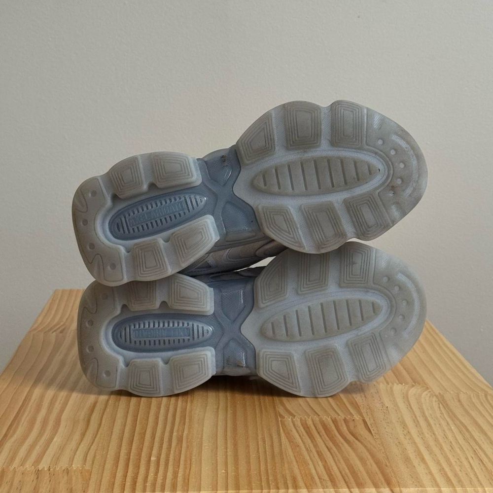 AXEL ARIGATO Light Blue Suede Sneakers - Picture 5 of 7